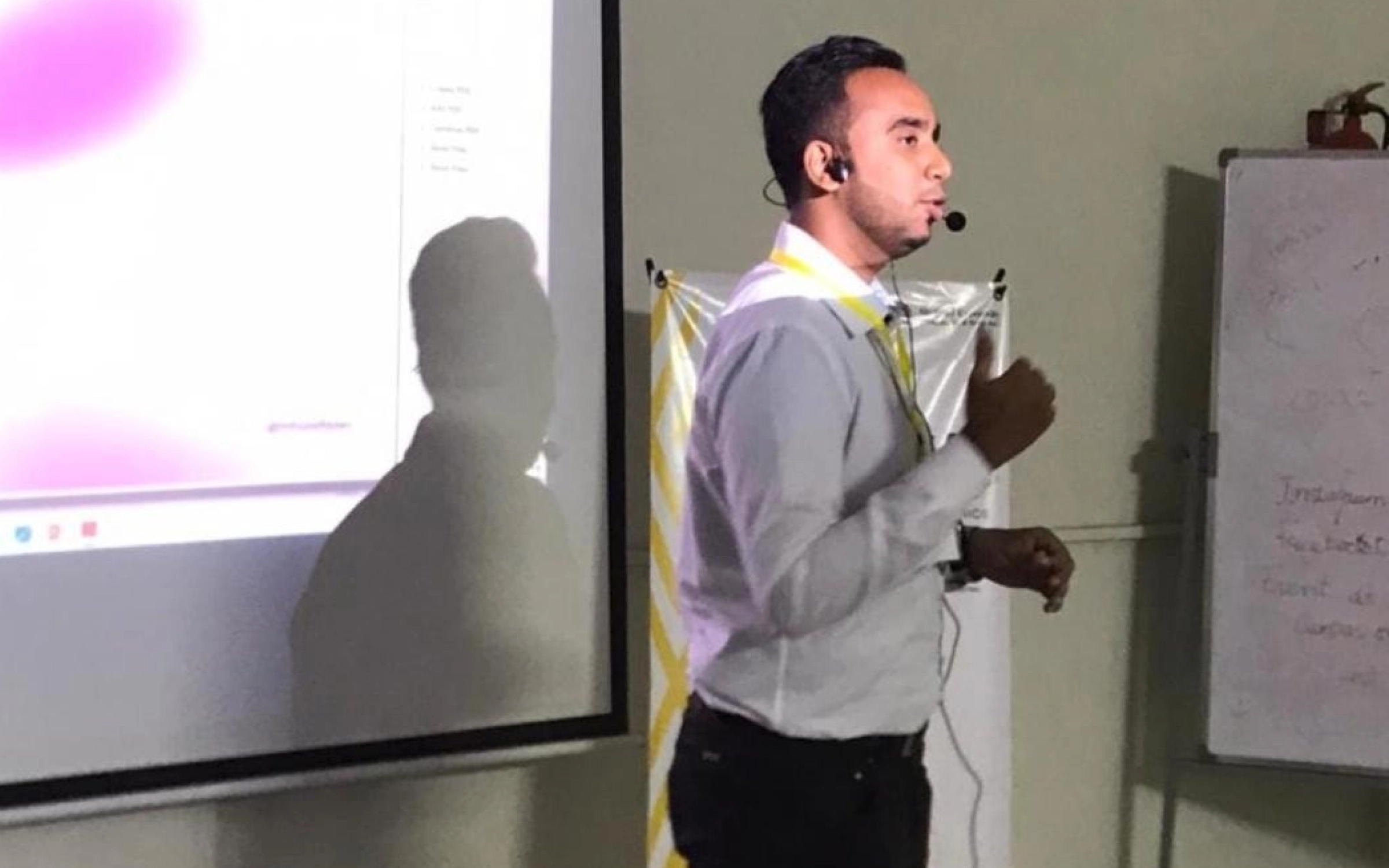 AI in Design: Rang e Design - AI Engineer Huzaifa, Huzaifa Shahbaz, M. Huzaifa, Muhammad Huzaifa Shahbaz, mhuzaifa, mhuzaifadev speaking at SSUET